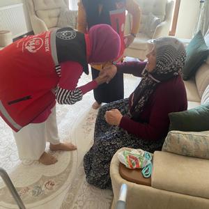 Dinar Sosyal Hizmet Merkezimiz Aziz Şehitlerimizin Ailelerine Yönelik Vefa Ziyaretlerine Devam Ediyor - fotoğraf 2