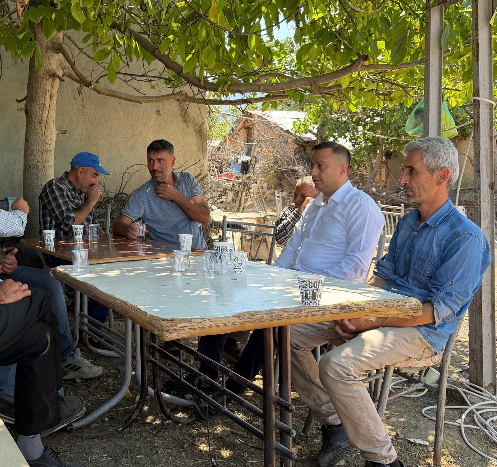 İl Müdürümüz Selim Köse, Şarkikaraağaç Sosyal Hizmet Merkezi Kuruluş Müdürümüz Ramazan Karasu’nun babasının vefatı dolayısıyla taziye ziyaretinde bulundu.