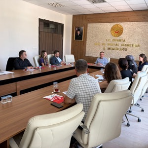 Vali Yardımcımız Yüksel Topal başkanlığında; İl Müdür Yardımcımız Neslihan Şeyma Taşaltın Soydinç ve sivil toplum kuruluşlarının temsilcilerinin katılımıyla Otizm Eylem Planı Değerlendirme Toplantısı, İl Müdürlüğümüz hizmet binasında gerçekleştirildi. - fotoğraf 5