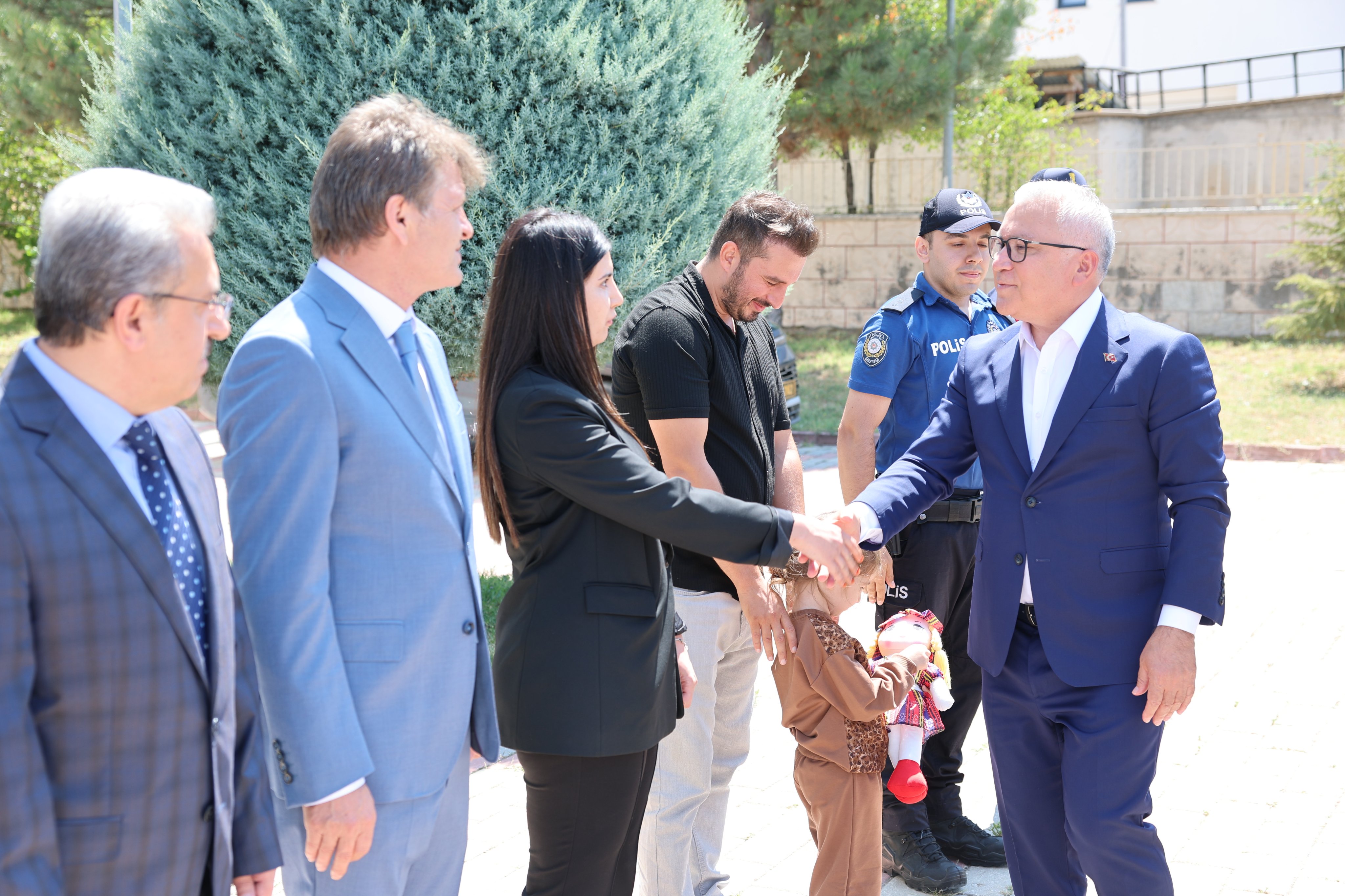 Valimiz Sn. Yılmaz Şimşek ve İl Protokolümüzden Akıncılar, Gölova ve Koyulhisar’a Ziyaretleri