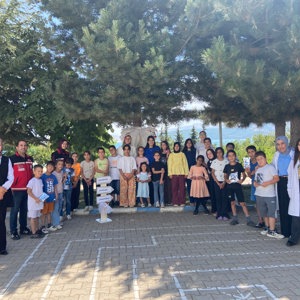 "Çocuklarımız Neşemiz, Geleceğimiz" temasıyla işaret dili ve geleneksel çocuk oyunları etkinliği düzenlendi - fotoğraf 3