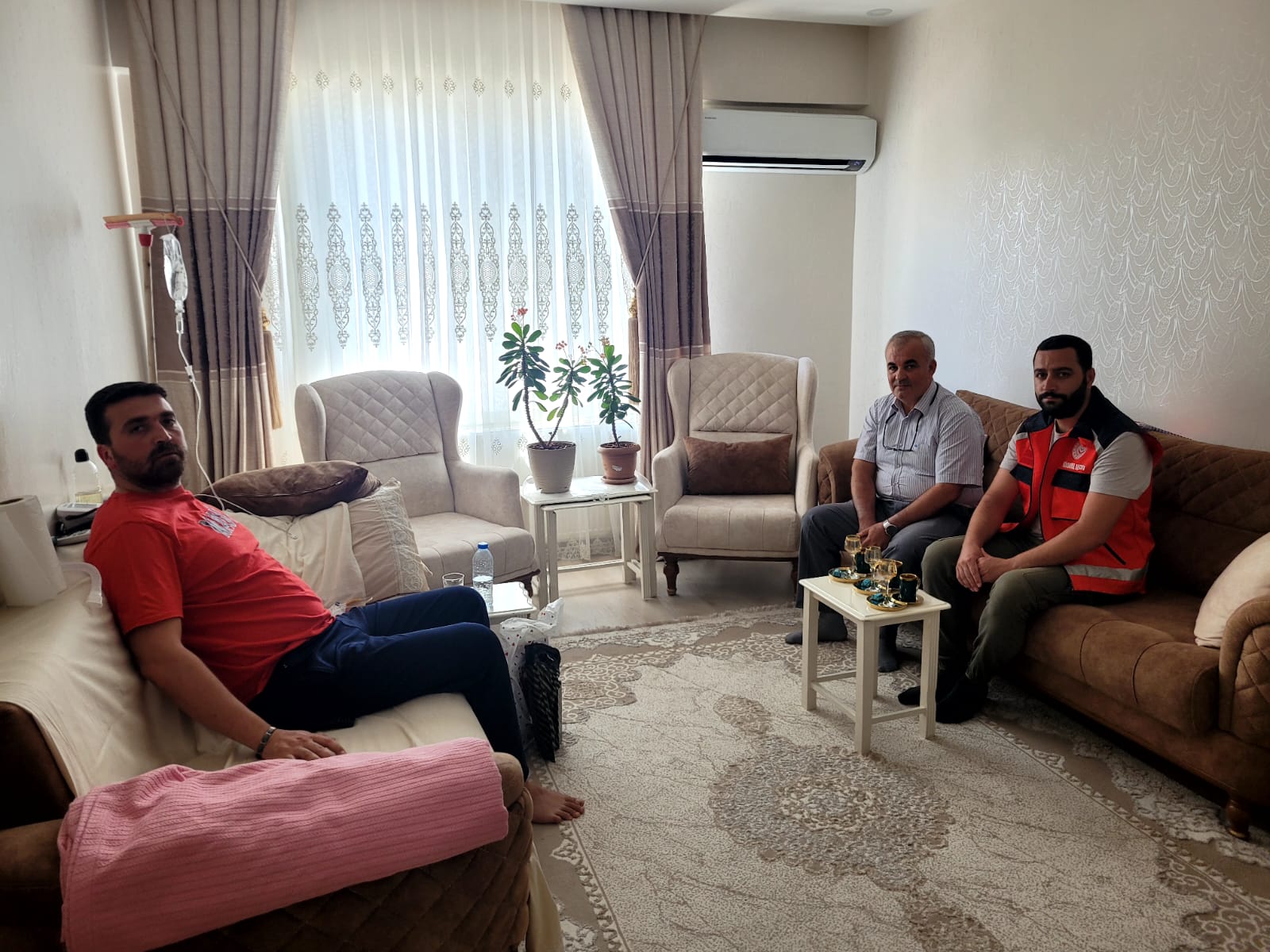 Gazimiz Feyzullah KARLIDAĞ’a Geçmiş Olsun Ziyareti