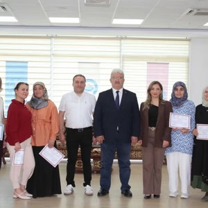 Aile Çemberinde Kadın Olmak: Bir Psikodrama Yolculuğu Projesi - fotoğraf 1