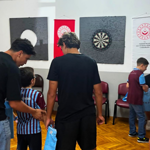 U19 Takımı Futbolcuları Ve Teknik Heyeti, Trabzon Çocuk Evleri Koordinasyon Merkezini Ziyaret Etti. - fotoğraf 1