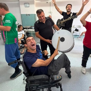Isparta Müze Müdürlüğünden gönüllü olarak katılım sağlayan misafirlerimizle birlikte, Engelsiz Yaşam Bakım Rehabilitasyon ve Aile Danışma Merkezi Gündüzlü Birimimizden hizmet alan özel gereksinimli bireylerimizin Ağustos ayı doğum günü etkinliğini gerçekleştirdik. - fotoğraf 3