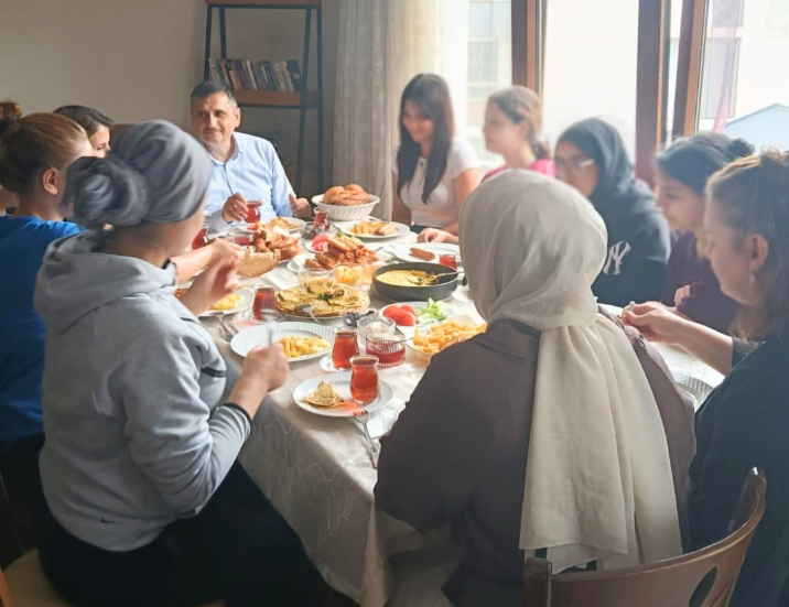 İl Müdürümüz Dr. Hüseyin Mollaoğlu, Kevser Çocuk Evini Ziyaret Etti.