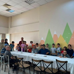 Kur’an Kursu Öğrencileri, Akhisar Huzurevi Sakinleriyle Bir Araya Geldi - fotoğraf 1