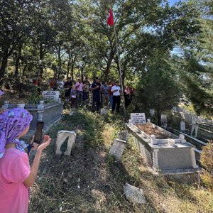 Şehidimiz Hasan İmir Kabri Başında Dualarla Yâd Edildi - fotoğraf 2
