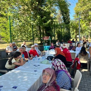 Doğum günü kutlaması yapılmıştır. - fotoğraf 2