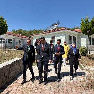 Engelli ve Yaşlı Hizmetleri Genel Müdürü Taha Kürşat Sezen, Engelli ve Yaşlı Hizmetleri Daire Başkanı Salih Emre İnan ve İl Müdürümüz Selim KÖSE, Isparta Engelsiz Yaşam Bakım, Rehabilitasyon ve Aile Danışma Merkezimizi ziy - fotoğraf 5