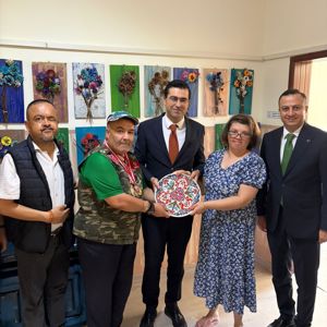 Engelli ve Yaşlı Hizmetleri Genel Müdürü Taha Kürşat Sezen, Engelli ve Yaşlı Hizmetleri Daire Başkanı Salih Emre İnan ve İl Müdürümüz Selim KÖSE, Isparta Engelsiz Yaşam Bakım, Rehabilitasyon ve Aile Danışma Merkezimizi ziy - fotoğraf 4