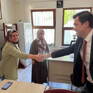 Engelli ve Yaşlı Hizmetleri Genel Müdürü Taha Kürşat Sezen, Engelli ve Yaşlı Hizmetleri Daire Başkanı Salih Emre İnan ve İl Müdürümüz Selim KÖSE, Isparta Engelsiz Yaşam Bakım, Rehabilitasyon ve Aile Danışma Merkezimizi ziy - fotoğraf 2