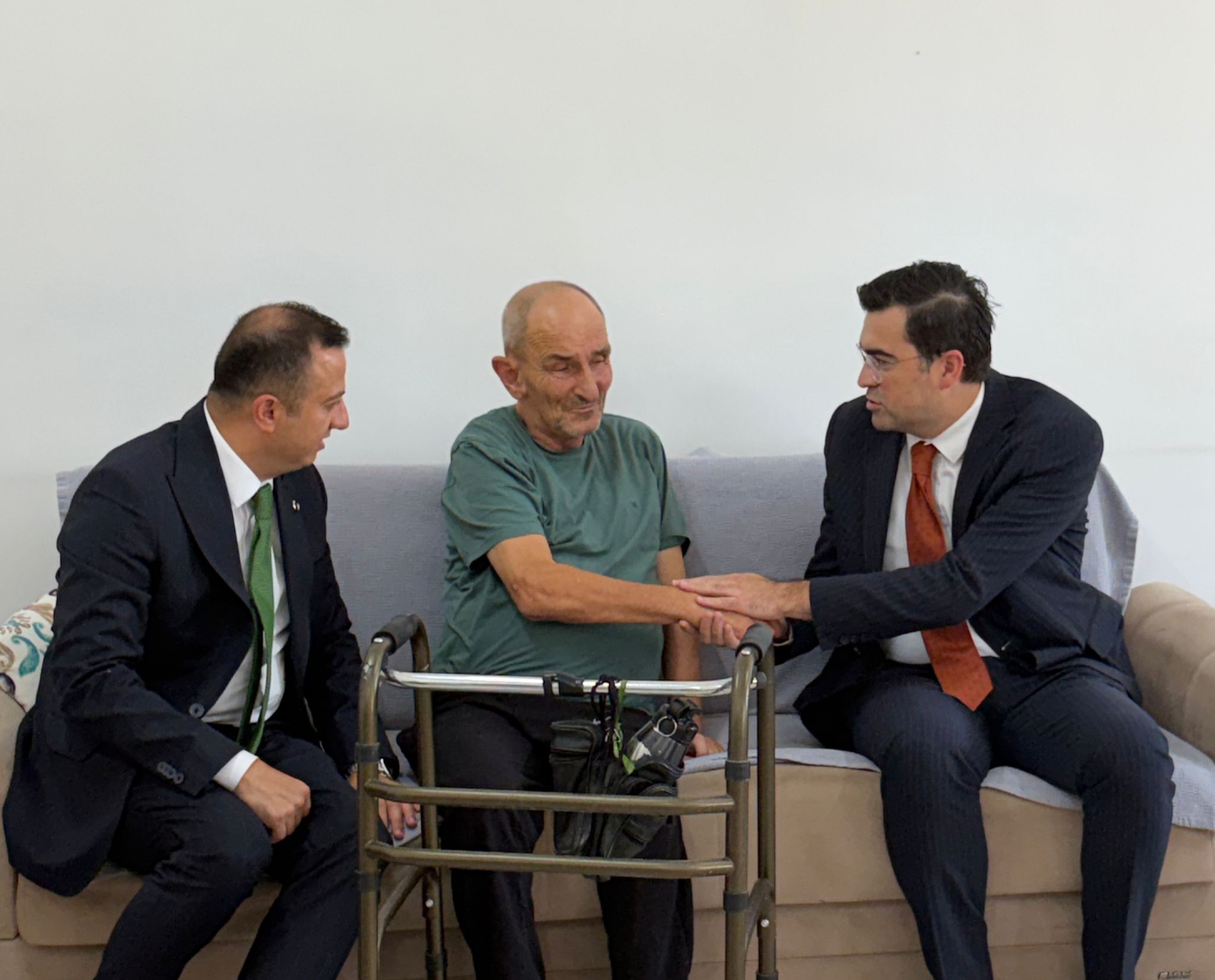 Engelli ve Yaşlı Hizmetleri Genel Müdürü Taha Kürşat Sezen, Engelli ve Yaşlı Hizmetleri Daire Başkanı Salih Emre İnan ve İl Müdürümüz Selim KÖSE, Isparta Engelsiz Yaşam Bakım, Rehabilitasyon ve Aile Danışma Merkezimizi ziy