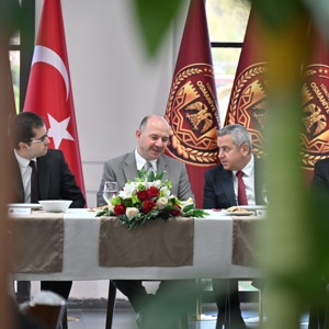 Vali Serdengeçti, Devlet Himayesindeki Çocuklarımızla Bir Araya Geldi - fotoğraf 2