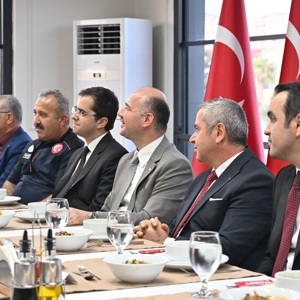 Vali Serdengeçti, Devlet Himayesindeki Çocuklarımızla Bir Araya Geldi - fotoğraf 4