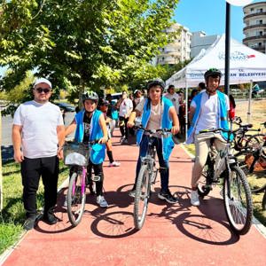 🚴‍♀️🌿 Çocuklar Gelecek İçin Pedal Çevirdi! - fotoğraf 1