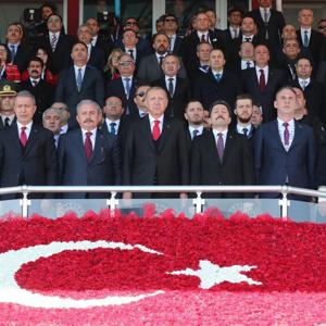 Bakan Selçuk, Çanakkale’de Şehitleri Anma Günü Programlarına Katıldı - fotoğraf 1