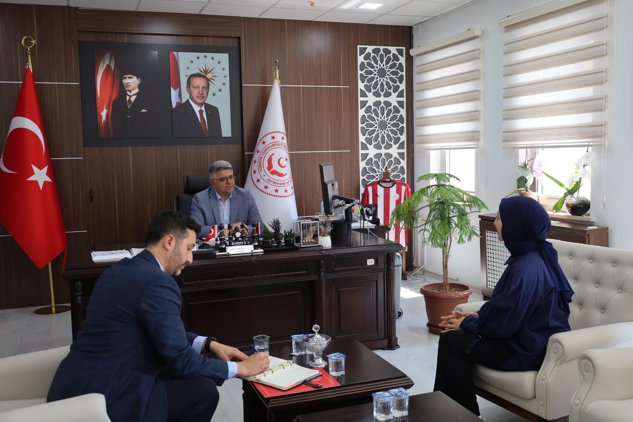 Pazartesi Günleri Çalışma Arkadaşlarımızı Dinliyoruz 