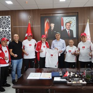 İhramcızade Huzurevi Bocce Takımından İl Müdürümüze Ziyaret - fotoğraf 2