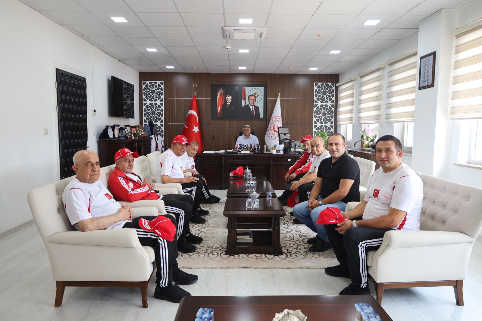 İhramcızade Huzurevi Bocce Takımından İl Müdürümüze Ziyaret