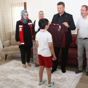 İL MÜDÜRÜMÜZ SAYIN SERDAR DEMİRCİ KORUYUCU AİLE YANINDA BÜYÜYEN EVLADIMIZIN MUTLULUĞUNU PAYLAŞTI - fotoğraf 1