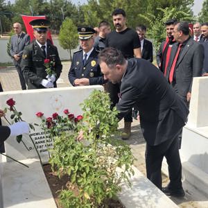 30 Ağustos Zafer Bayramı Kapsamında Garnizon Şehitliği Ziyareti - fotoğraf 5