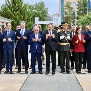 30 Ağustos Zafer Bayramı Kapsamında Garnizon Şehitliği Ziyareti - fotoğraf 1