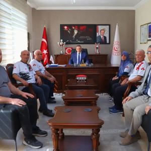 Yücel Huzurevi Bocce Takımımız, Turnuva Öncesi İl Müdürümüz Sami Çift’i Ziyaret Etti - fotoğraf 1
