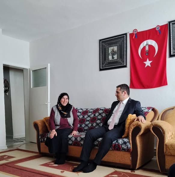 "​Şehit Ailelerimiz ve Gazilerimiz Başımızın Tacıdır."
