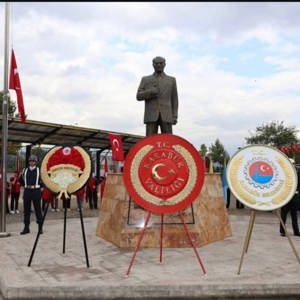 30 Ağustos Zafer Bayramı’nın 104. Yılı Kutlu Olsun Büyük Zafer’in 104. yıl dönümünü, Karabük’te  düzenlenen törenlerle coşku ve gurur içinde kutladık. - fotoğraf 7