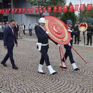 30 Ağustos Zafer Bayramı’nın 104. Yılı Kutlu Olsun Büyük Zafer’in 104. yıl dönümünü, Karabük’te  düzenlenen törenlerle coşku ve gurur içinde kutladık. - fotoğraf 3