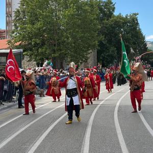 30 Ağustos Zafer Bayramı’nın 104. yıl dönümü, Isparta’da büyük bir coşku ve gururla kutlandı. - fotoğraf 3