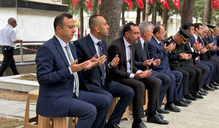 30 Ağustos Zafer Bayramı’nın 104. yıl dönümü dolayısıyla aziz şehitlerimiz, kabirleri başında dualarla anıldı.