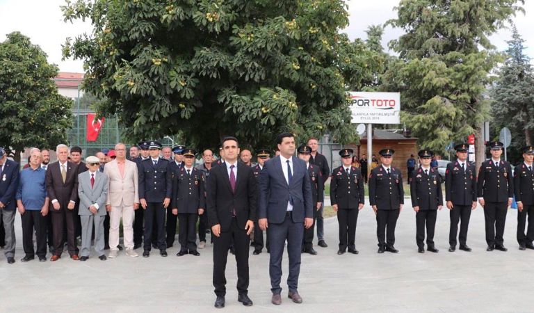 30 Ağustos Zafer Bayramı’nın 104. yıl dönümü dolayısıyla Uluborlu Cumhuriyet Meydanı’nda tören düzenlendi.
