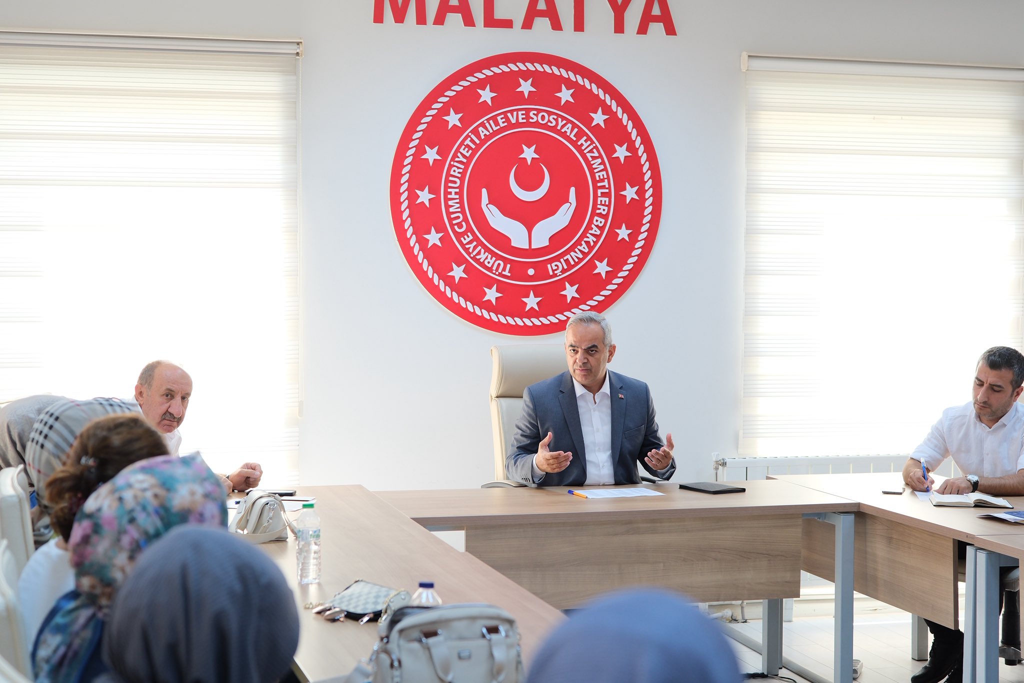 İl Müdürümüz Sayın Ömer Faruk ERGÜN başkanlığında, Kahramanmaraş depremleri nedeniyle kapatılan çocuk evlerimizin yeniden hizmete açılacak olması hasebiyle ilgili İdarecilerimizin ve personelimizin katılım sağladığı toplantı gerçekleştirildi.