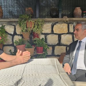 İl Müdürümüz Sayın Ömer Faruk ERGÜN, Arapgir ilçemizde ikamet eden aziz şehitlerimiz; Polis Şahin GÜNEŞ ve Er Hasan Hüseyin BULUT 'un kıymetli yakınlarını ikametlerinde ve iş yerlerinde ziyaret etti.  Şehitlerimizin ruhu şâd olsun. - fotoğraf 1