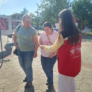 Arhavi Festivalinde Kurum Personellerimiz Tarafından Bilgilendirici Broşür Dağıtımı Gerçekleştirildi - fotoğraf 1