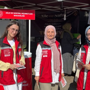 Arhavi Festivalinde Kurum Personellerimiz Tarafından Bilgilendirici Broşür Dağıtımı Gerçekleştirildi - fotoğraf 3