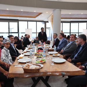 Vakıflar Genel Müdürlüğü tarafından düzenlenen Sünnet Şöleni Programı’na çocuklarımızla birlikte katılım sağladık. - fotoğraf 1