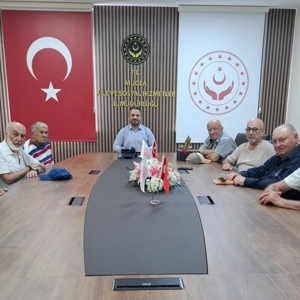 Fethiye Huzurevi Müdürü Sevim SERİNGEN ve huzurevinde kalan yaşlılarımız, İl Müdürümüz Mahmut SELÇUK’u makamında ziyaret etti. - fotoğraf 1