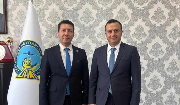 İl Müdürümüz Selim Köse, Isparta Süleyman Demirel Havalimanı Müdürü Ahmet Karagöz’e hayırlı olsun ziyaretinde bulundu.