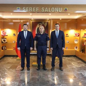İl Müdürümüz Selim Köse, Isparta İl Millî Eğitim Müdürü Recai Ocak ile birlikte ilimizde yeni göreve başlayan İl Jandarma Komutanı Kıdemli Albay Uğur Başkonak’a hayırlı olsun ziyaretinde bulundu. - fotoğraf 1