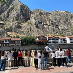 SED Yararlanıcısı Çocuklarımız Amasya’nın Tarihi ve Kültürel Zenginliklerini Keşfetti - fotoğraf 1