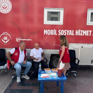 Gezici Sosyal Hizmet Aracımız Cumhuriyet Meydanı’nda Vatandaşlarımızla Buluştu - fotoğraf 1