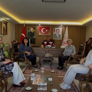 Mehir Aile Platformu Başkanı Bahar Alagöz ve Yönetim Kurulu Üyelerinden İl Müdürümüze Ziyaret - fotoğraf 2