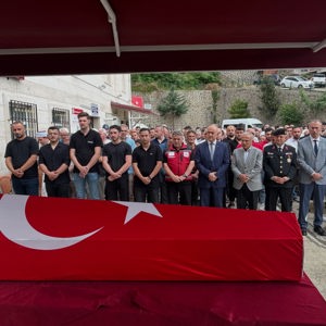 Kıbrıs Gazimiz Ahmet Özkan Askerî Törenle Ebediyete Uğurlandı - fotoğraf 4