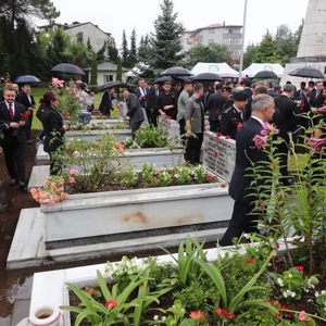 15 Temmuz Demokrasi ve Milli Birlik Günü’nde Aziz Şehitlerimiz Rahmet ve Minnetle Anıldı - fotoğraf 5