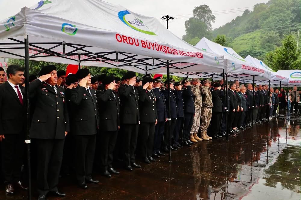 15 Temmuz Demokrasi ve Milli Birlik Günü’nde Aziz Şehitlerimiz Rahmet ve Minnetle Anıldı