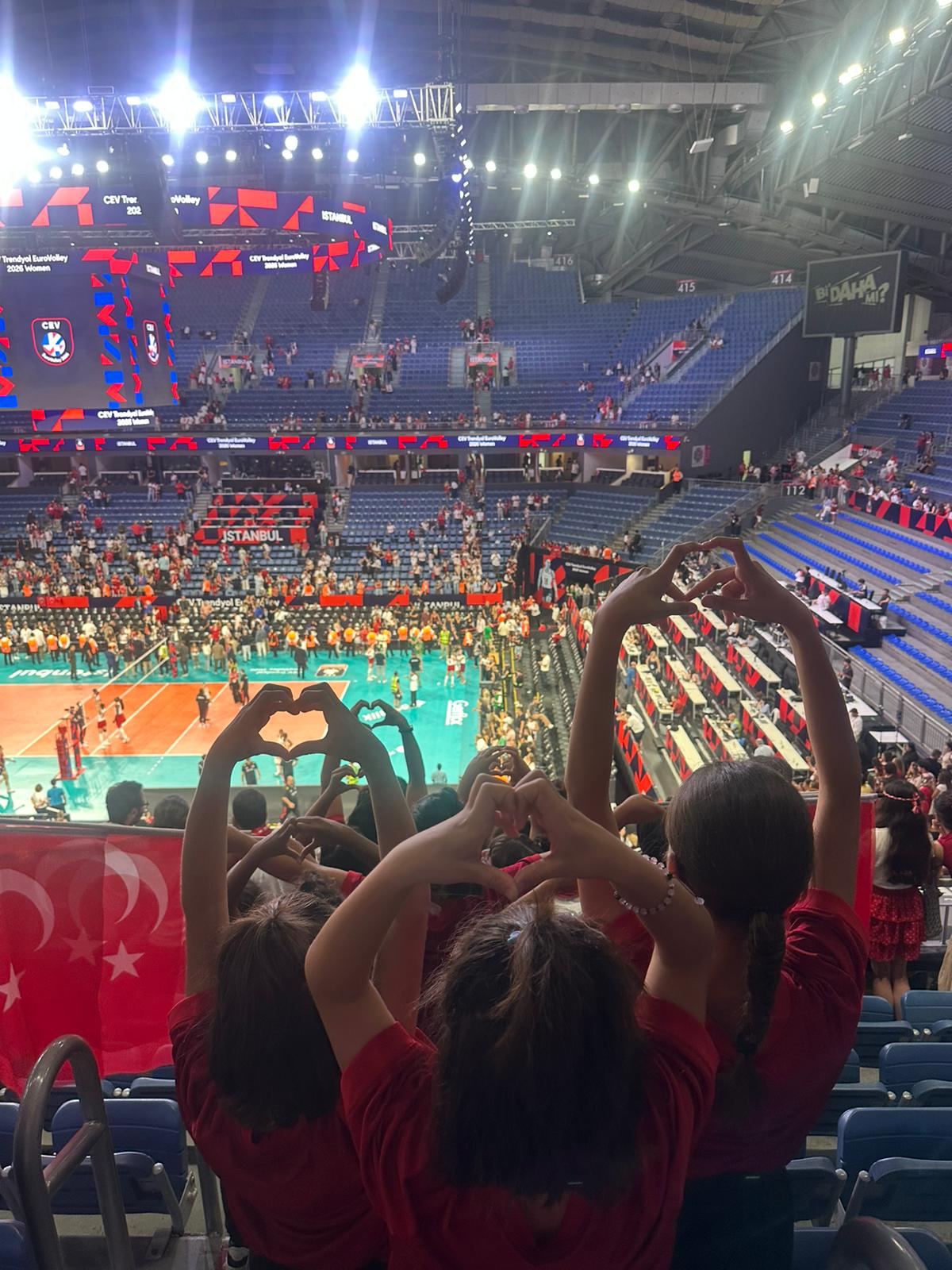 Çocuklarımız Filenin Sultanları’nın Heyecanına Ortak Oldu