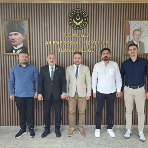 Şehit Gazi Birlik-Sen Muğla İl Başkanı Alpaslan ŞAHİN, Şehit Gazi Birlik-Sen Muğla İl Başkan Yardımcısı Emrullah DEMİR, Şehit Gazi Birlik-Sen Tarım Kolu İl Başkanı Samet KOCATEPE ve Şehit Gazi Birlik-Sen üyesi Emre EKİNCİ, İl Müdürümüz Mahmut SELÇUK’u ziyaret etti. - fotoğraf 1